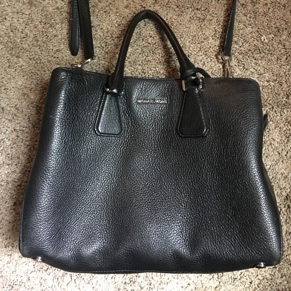 Michael Kors Handbags - Michael Kors Bag Michael Kors Handbags - Michael Kors Bag